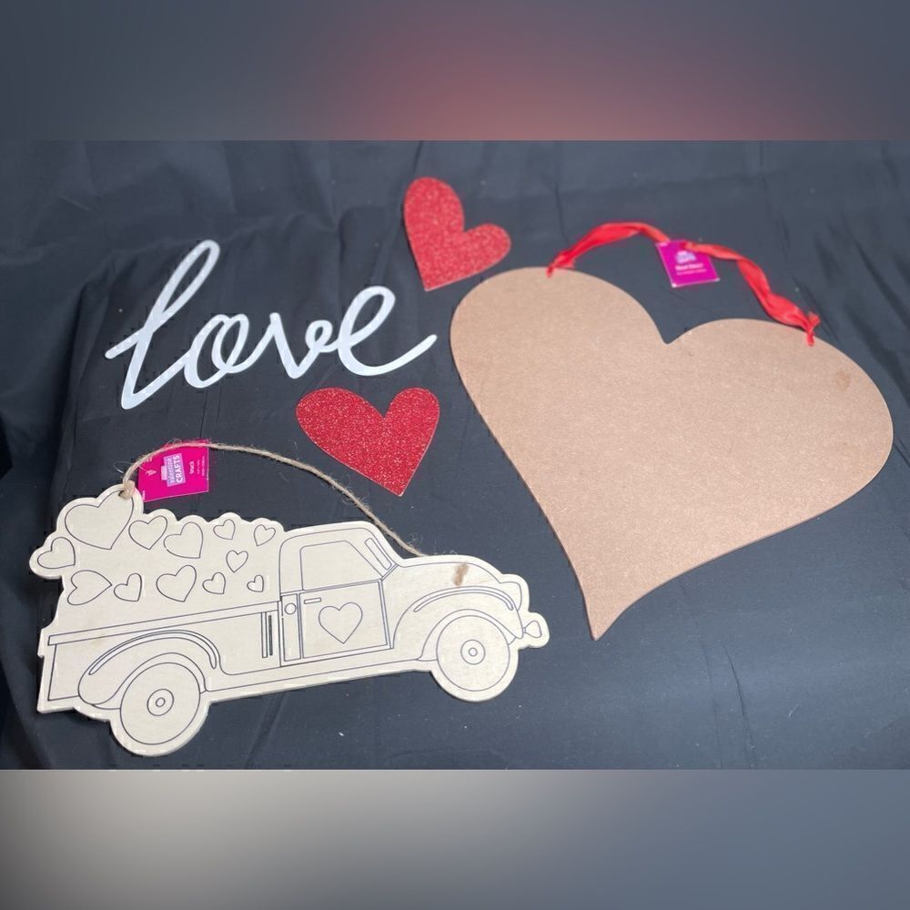 ❤️❤️❤️2 NEW! Express Your Love! Love Crafting Wall Decor DIY NWT Arts & Crafts 2